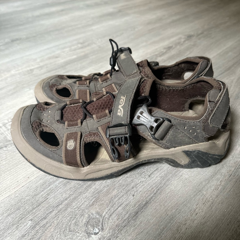 Men’s Teva omnium Sandals - Size 10